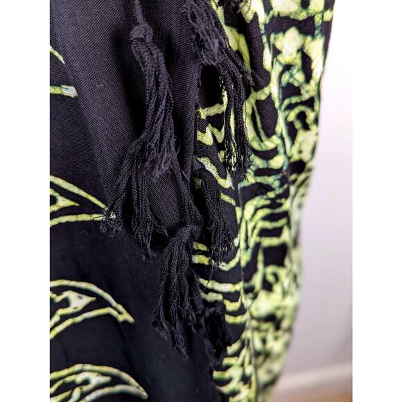 Alegre Batik Wrap/SarongHandmade Indonesia 45"x66" 100% rayon Black white green - Picture 4 of 8